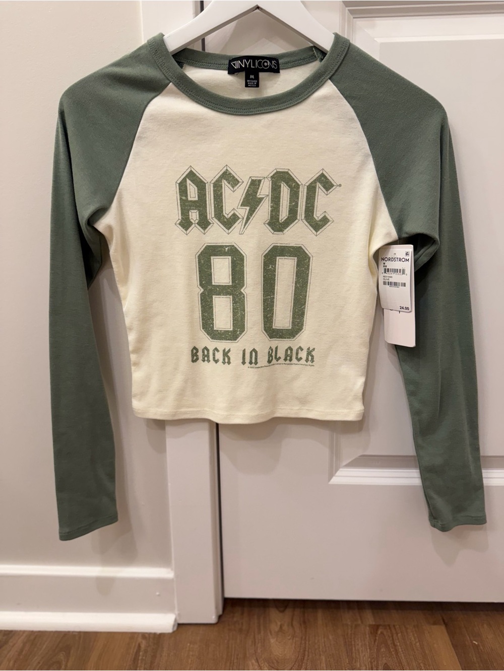 NWT AC/DC Back in Black 80 Graphic Raglan Top Size M